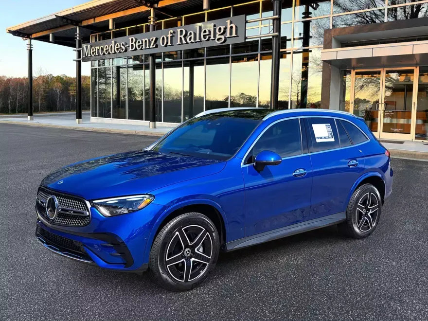 2024 Mercedes Benz GLC 300 photo 1