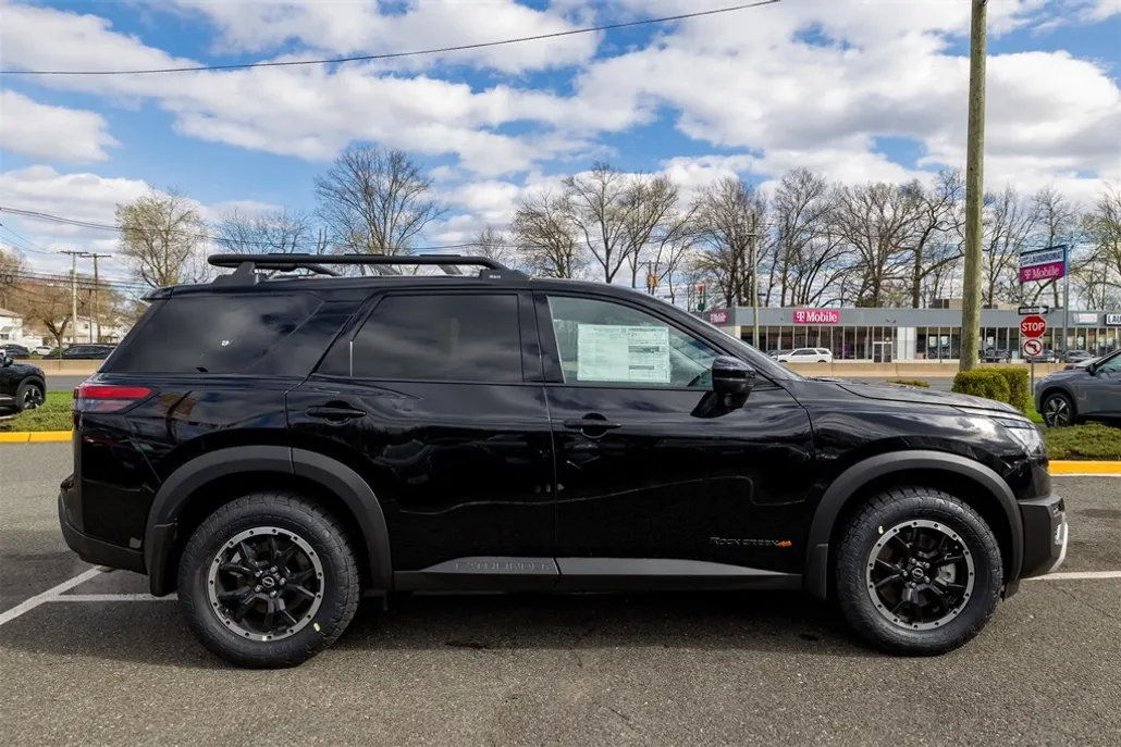 2025 Nissan Pathfinder Rock Creek photo 1