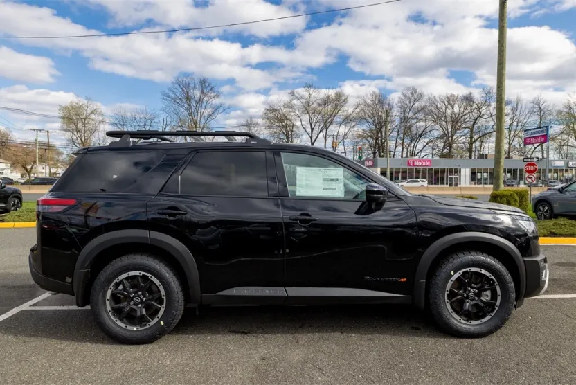 2025 Nissan Pathfinder Rock Creek photo 1