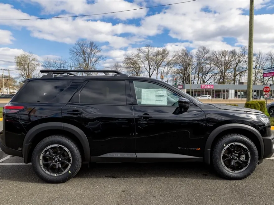 2025 Nissan Pathfinder Rock Creek photo 1