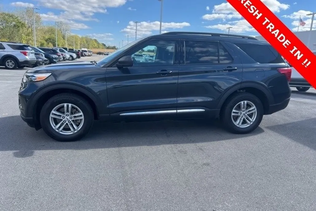 2023 Ford Explorer XLT photo 1