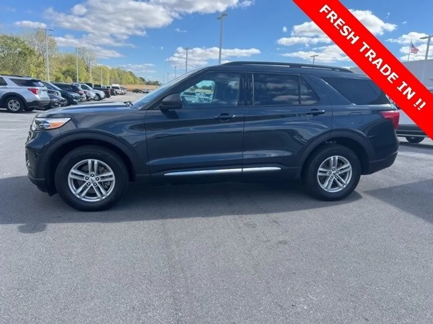 2023 Ford Explorer XLT photo 1