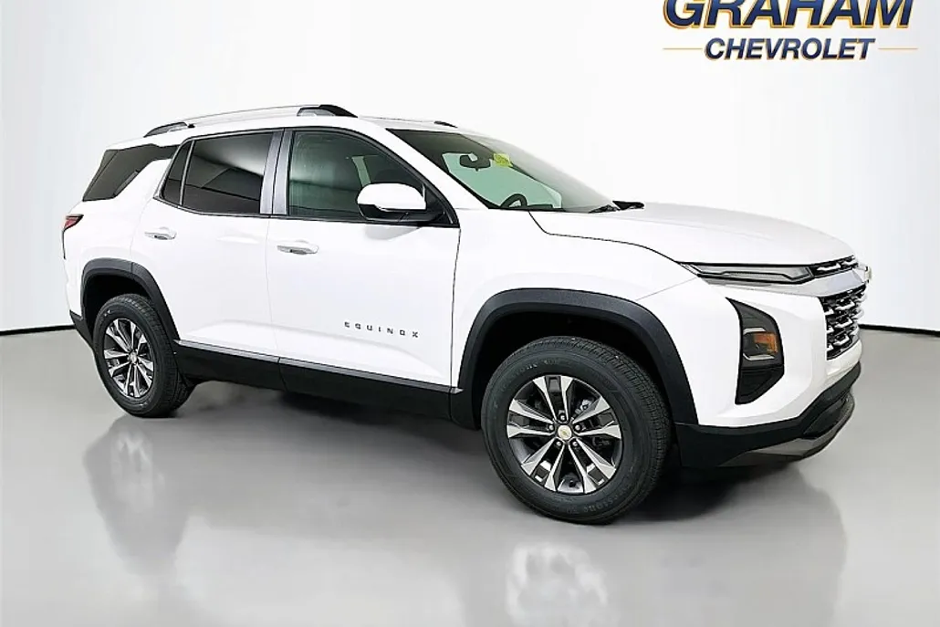 2026 Chevrolet Equinox LT photo 1
