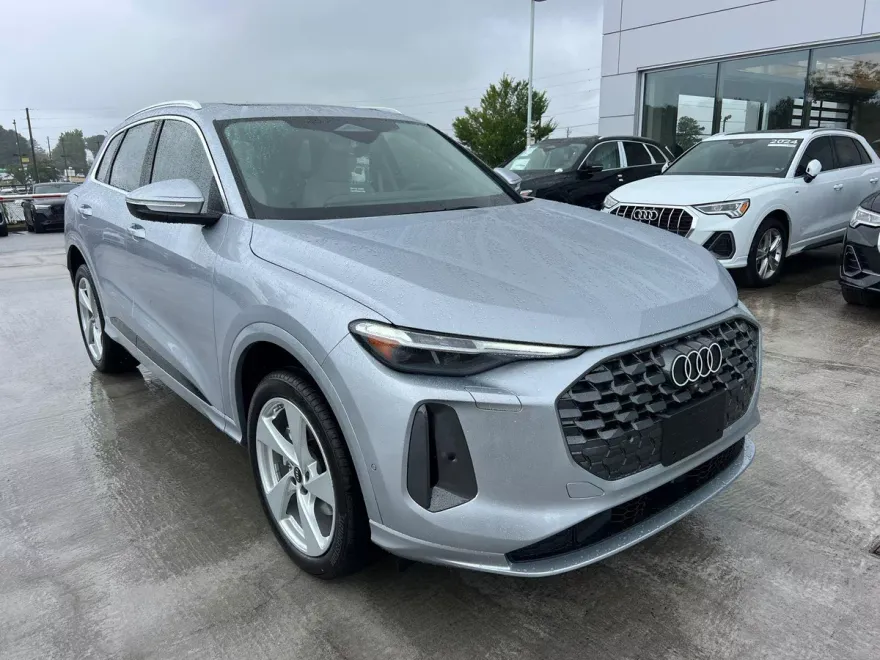 2025 Audi Q5 2.0T Premium Plus photo 1