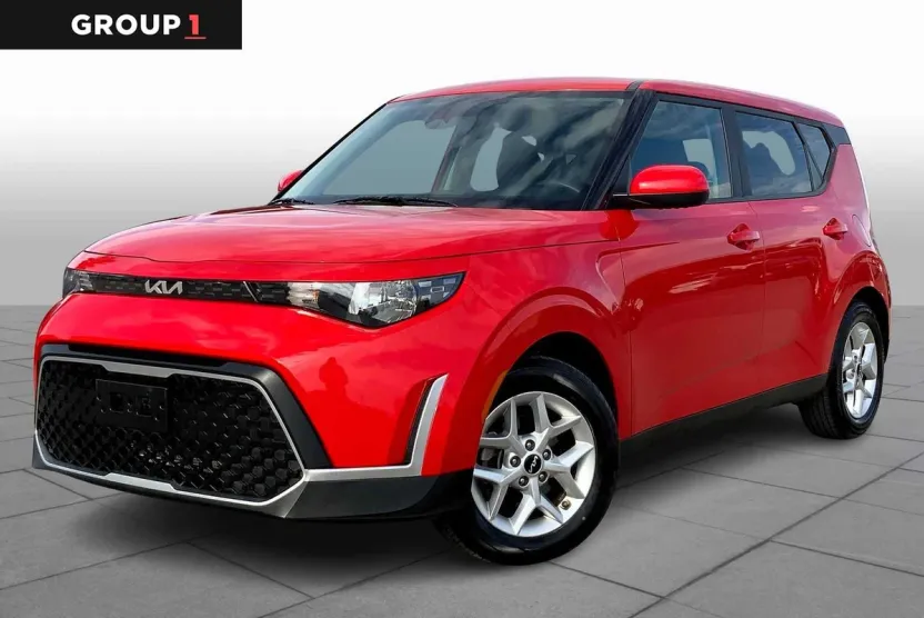 2023 Kia Soul LX photo 1