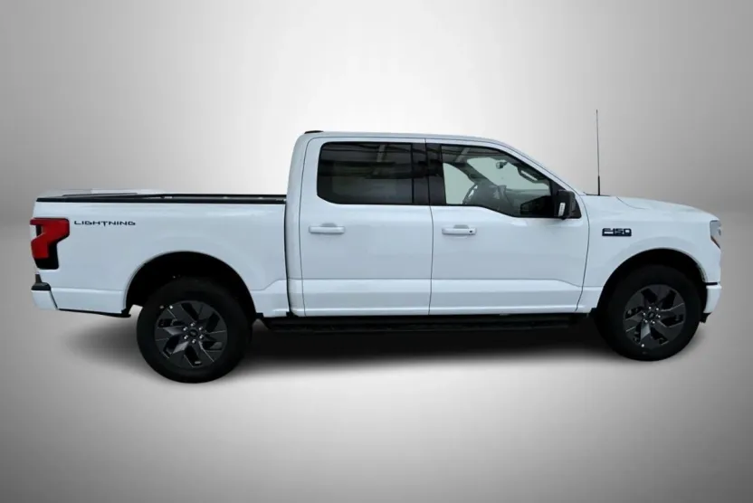 2025 Ford F-150 Lightning photo 1