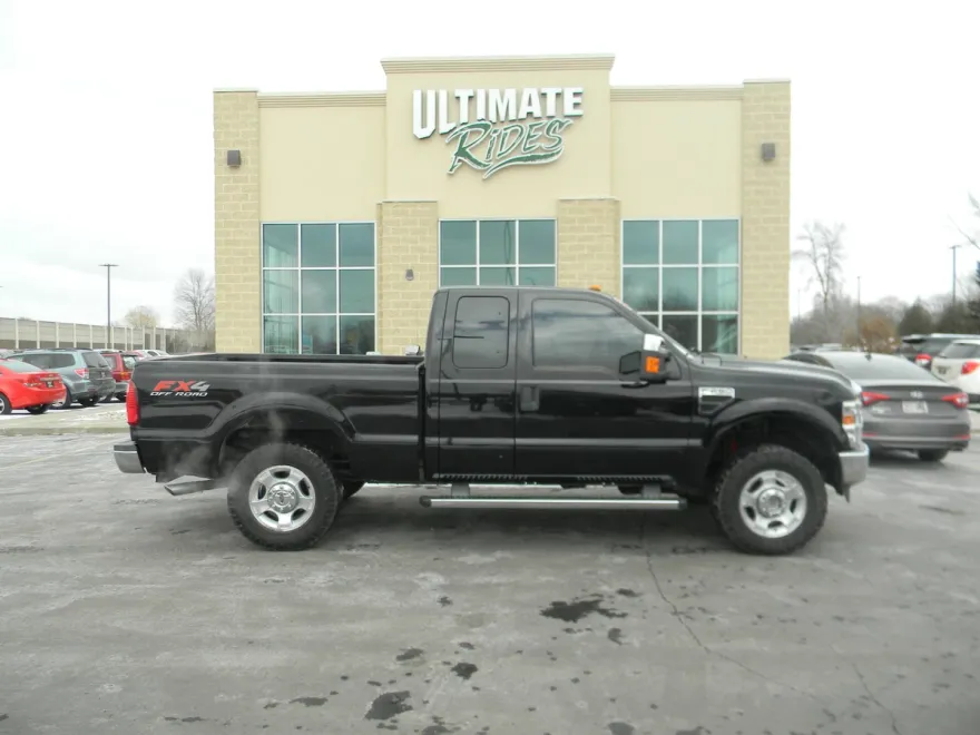 2010 Ford F-250 XLT photo 1