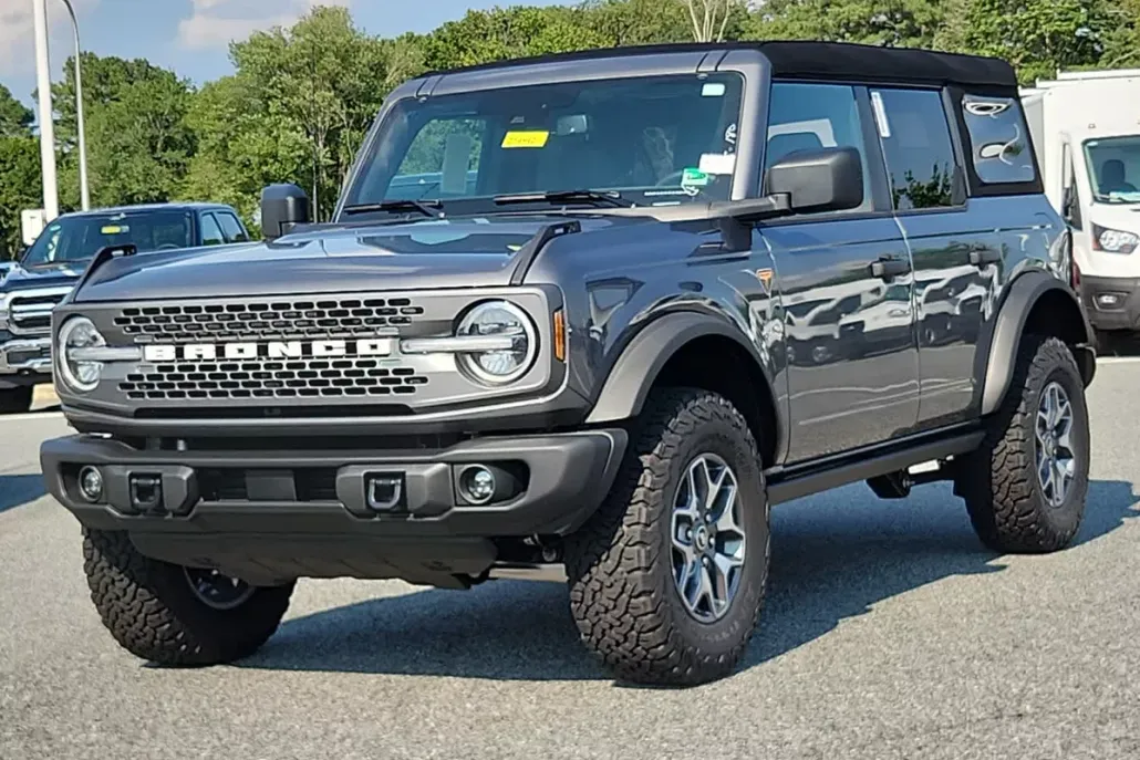 2025 Ford Bronco Badlands photo 1