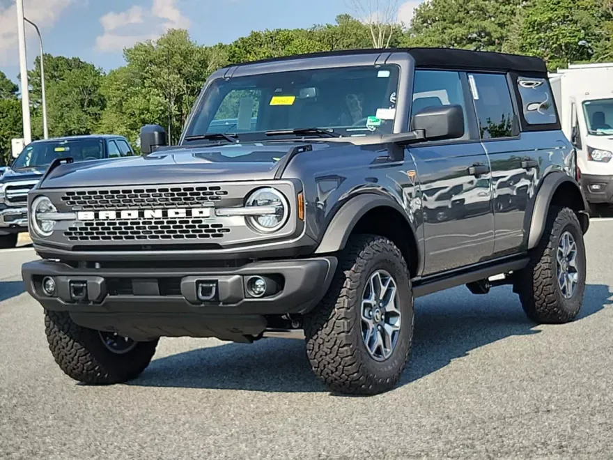 2025 Ford Bronco Badlands photo 1