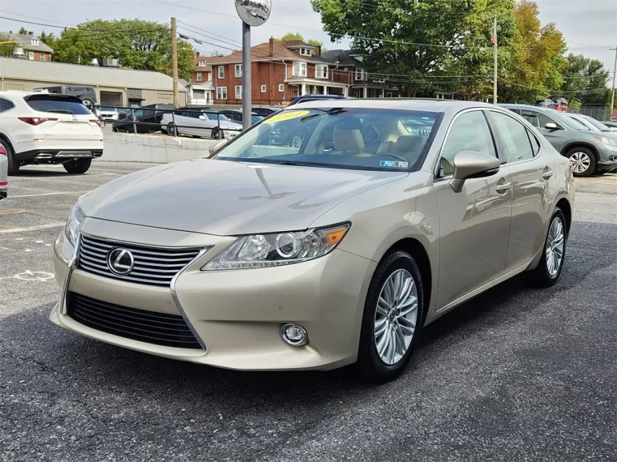 2014 Lexus ES 350 photo 1