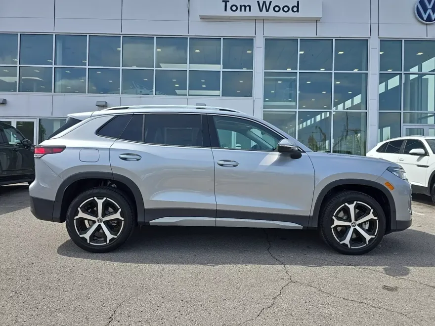 2025 Volkswagen Tiguan SE photo 1