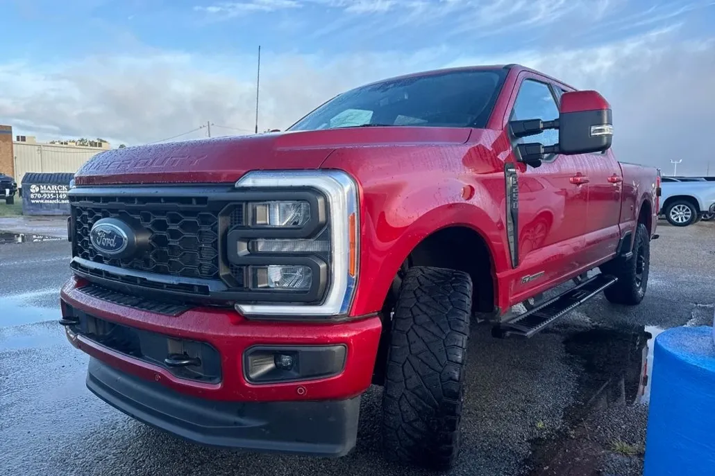 2023 Ford F-250 photo 1