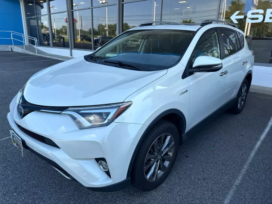 2017 Toyota RAV4 Hybrid Limited photo 1