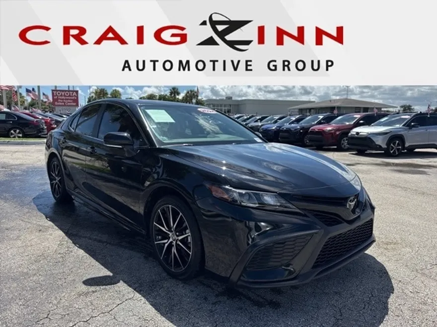 2024 Toyota Camry SE photo 1