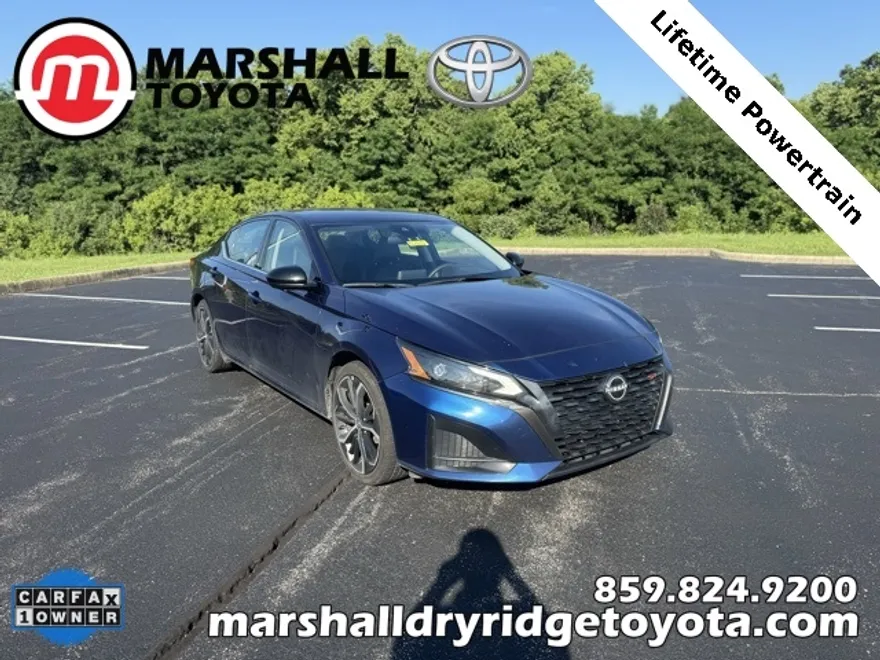 2023 Nissan Altima SR photo 1