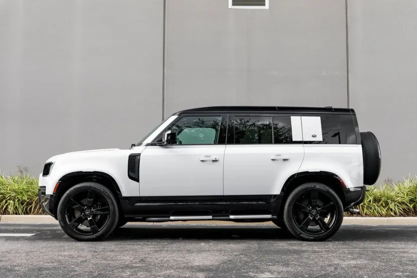 2023 Land Rover Defender 110 V8 110 Carpathian Edition photo 1