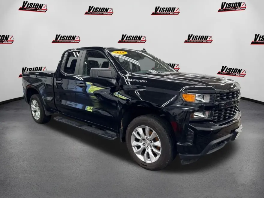 2019 Chevrolet Silverado 1500 Custom photo 1