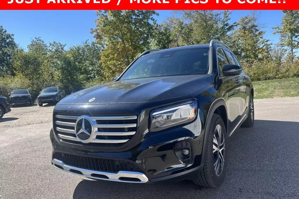 2024 Mercedes Benz GLB 250 4MATIC photo 1