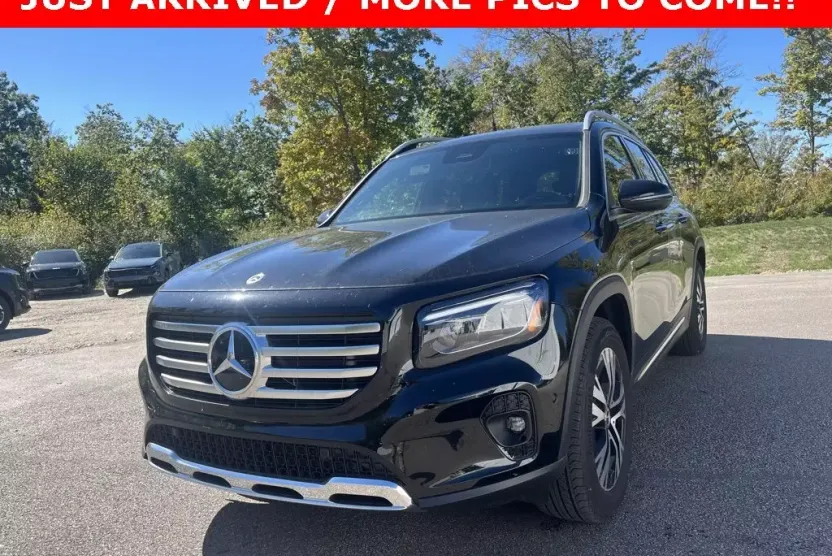 2024 Mercedes Benz GLB 250 4MATIC photo 1