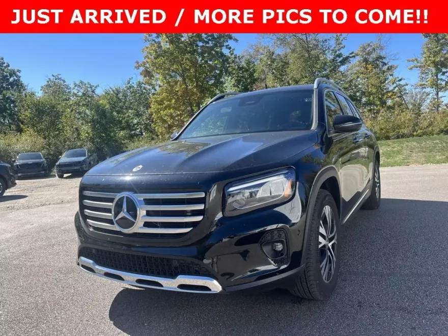2024 Mercedes Benz GLB 250 4MATIC photo 1