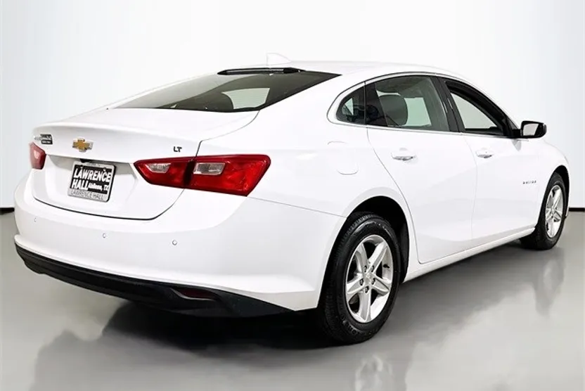 2024 Chevrolet Malibu 1LT photo 1