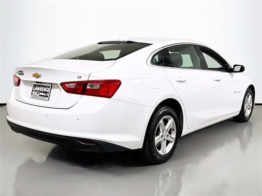 2024 Chevrolet Malibu 1LT photo 1