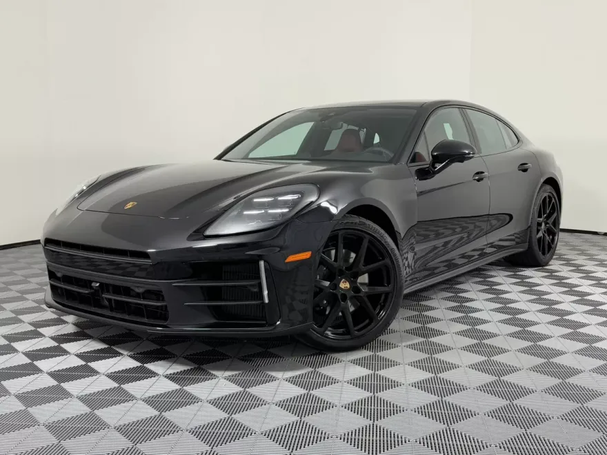 2026 Porsche Panamera 4 photo 1