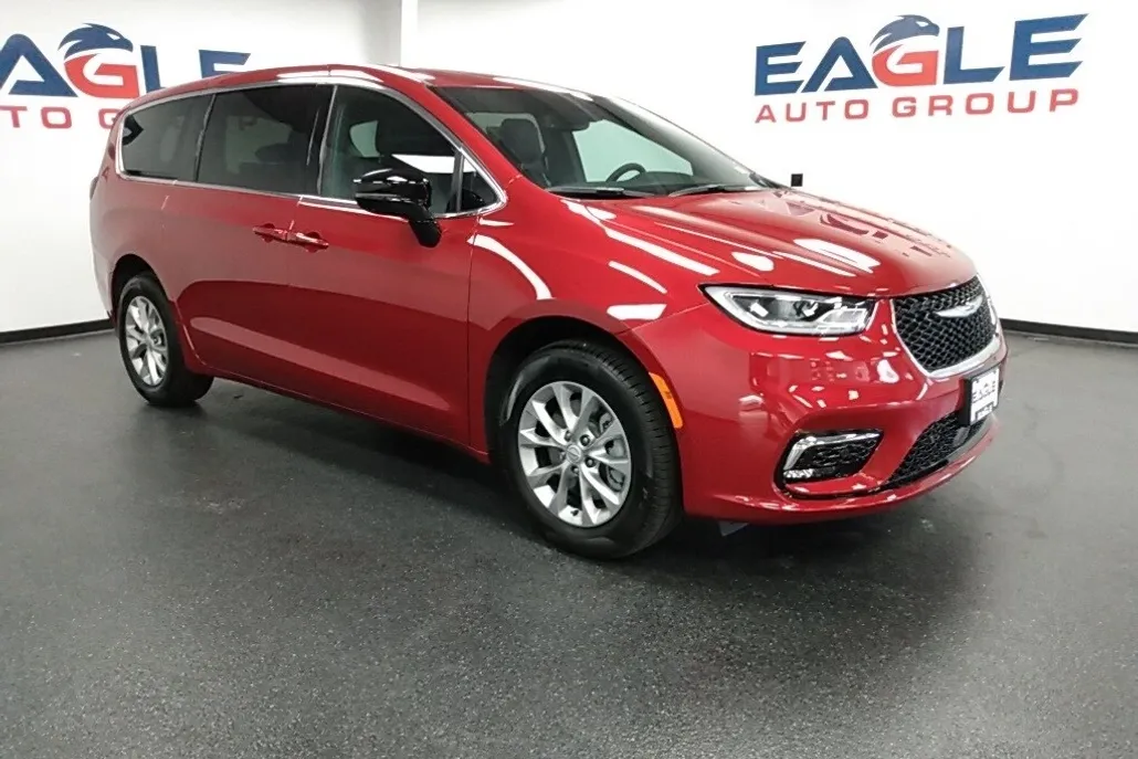 2025 Chrysler Pacifica photo 1