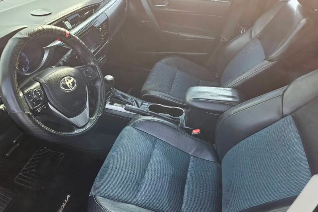 2014 Toyota Corolla S Premium photo 1