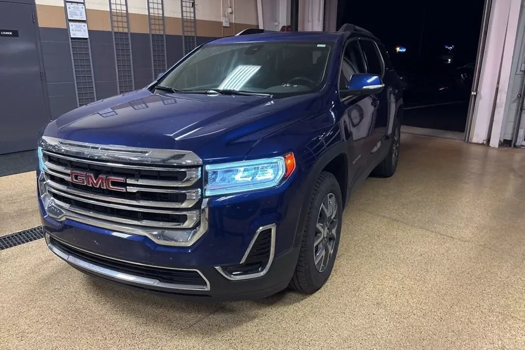 2023 Gmc Acadia SLE photo 1