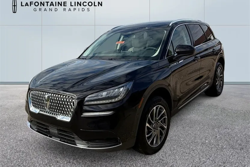2022 Lincoln Corsair Standard photo 1