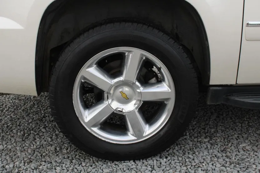 2011 Chevrolet Avalanche LTZ photo 1