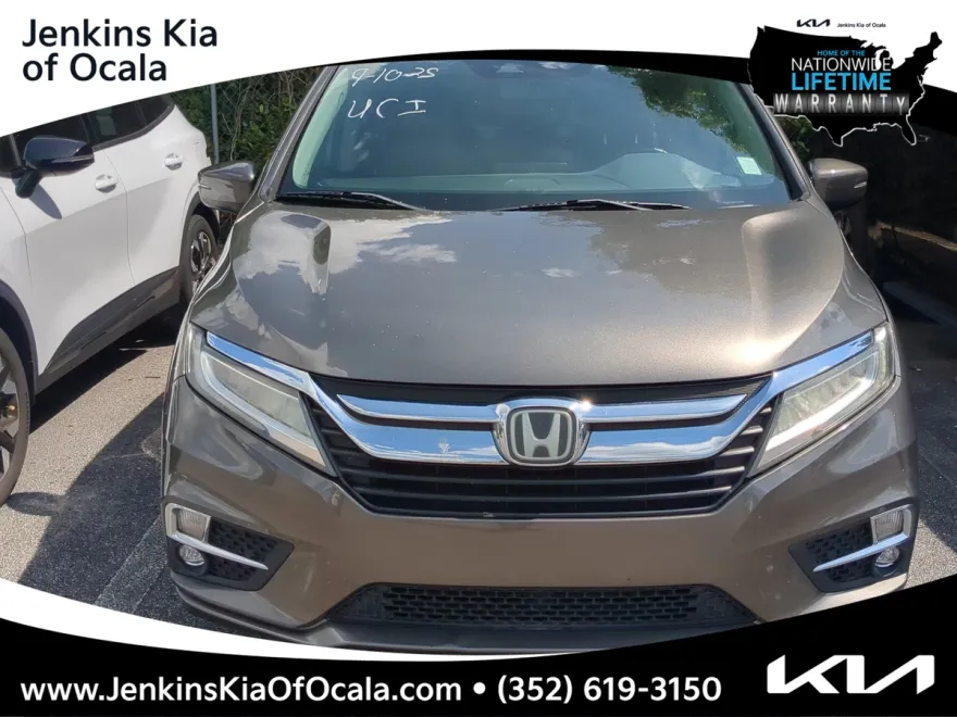 2020 Honda Odyssey Touring photo 1