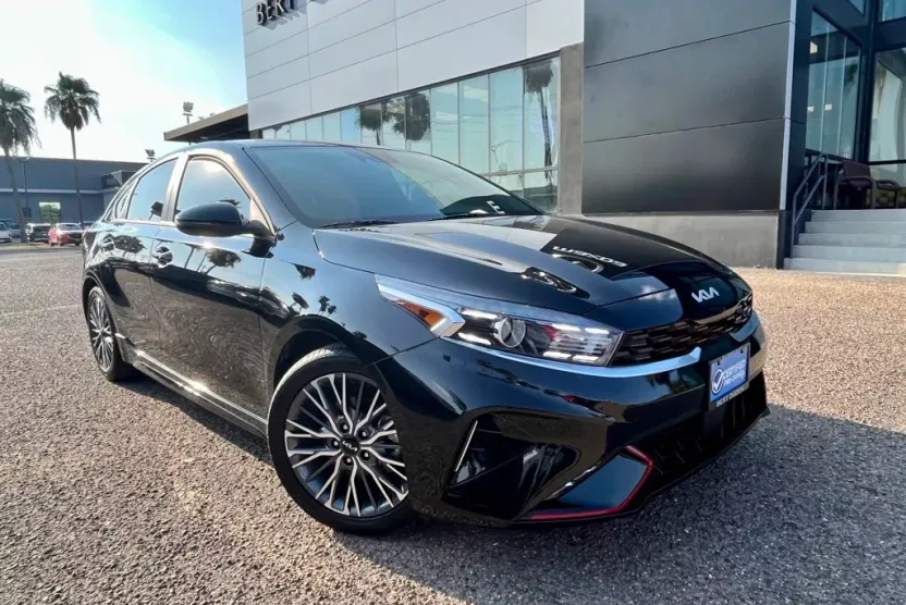 2024 Kia Forte GT-Line photo 1