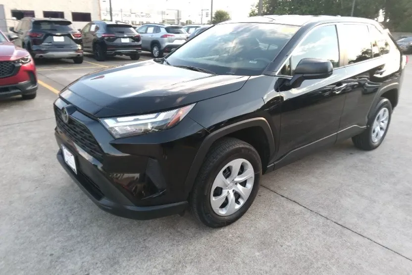 2025 Toyota RAV4 LE photo 1