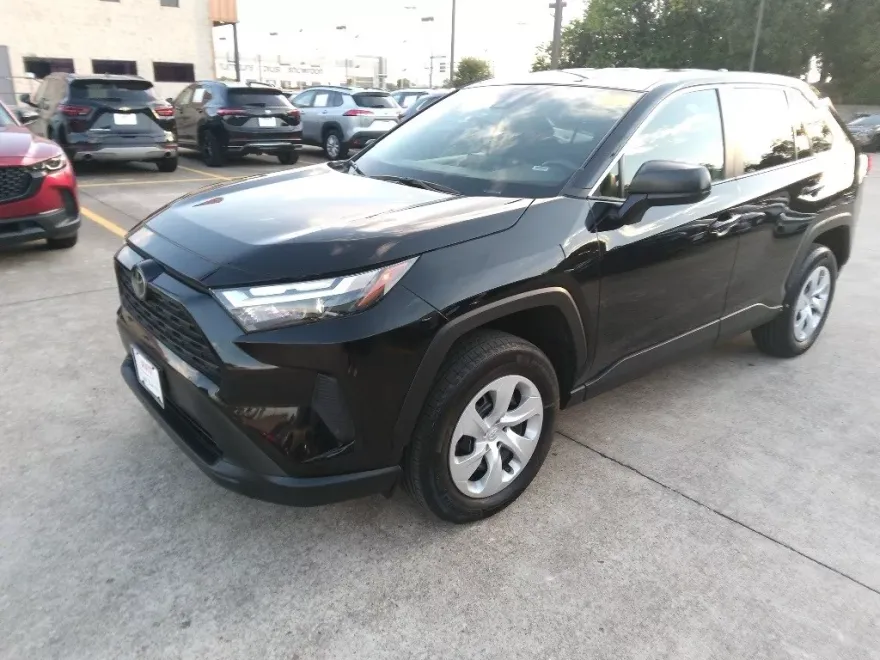 2025 Toyota RAV4 LE photo 1