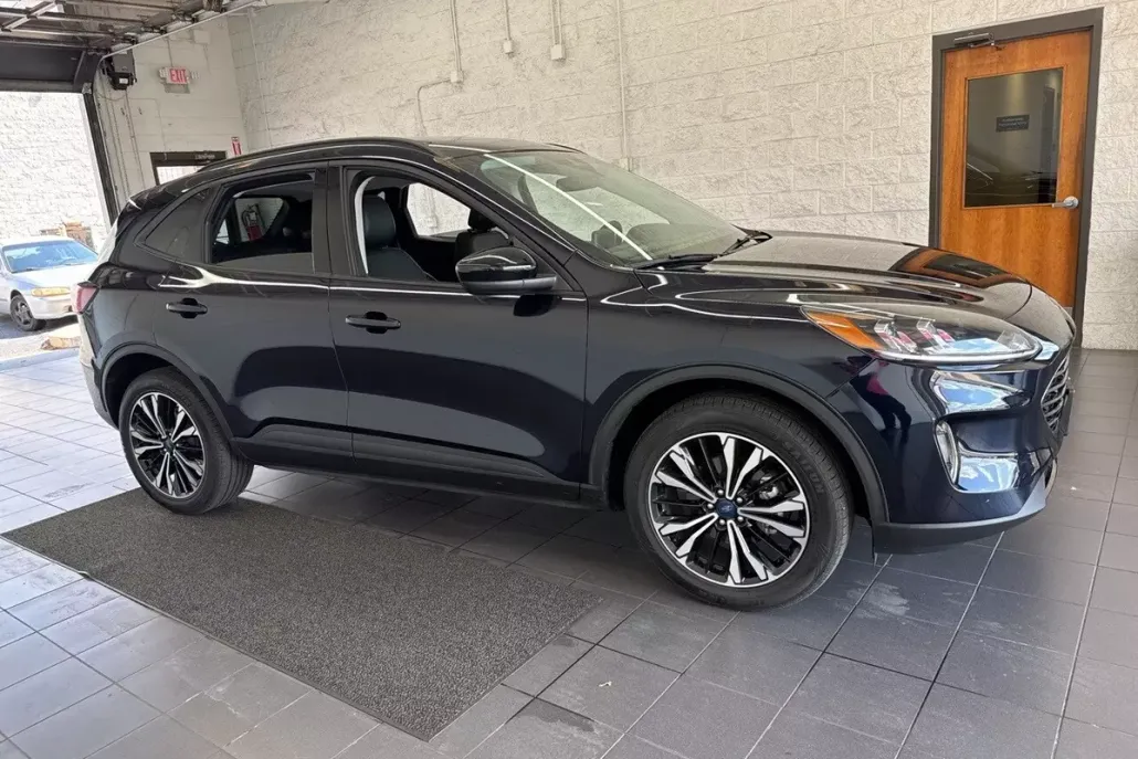 2021 Ford Escape SEL photo 1
