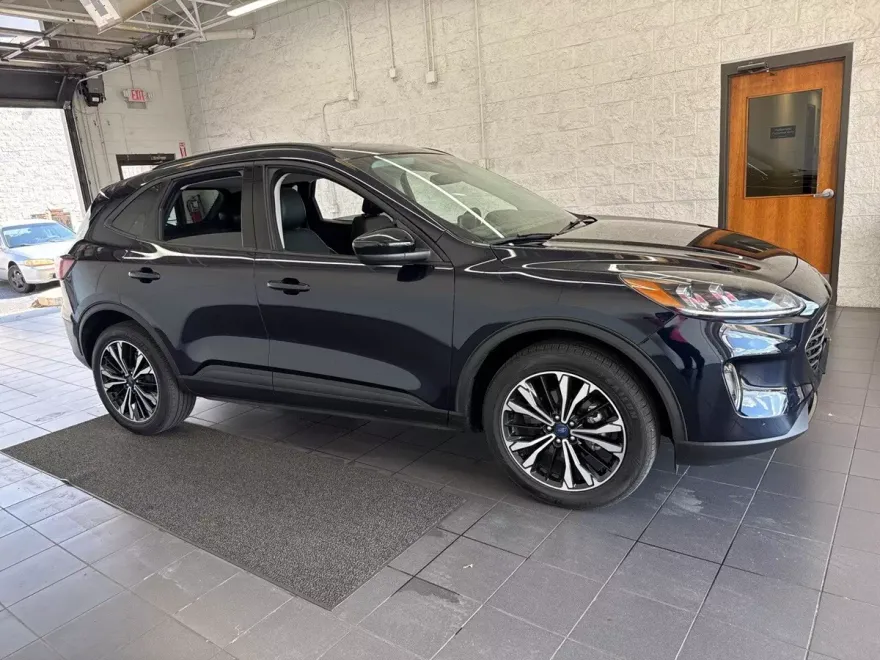 2021 Ford Escape SEL photo 1