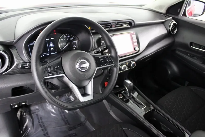 2023 Nissan Kicks SV photo 1