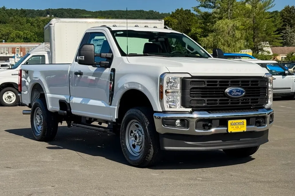 2025 Ford F-350 photo 1
