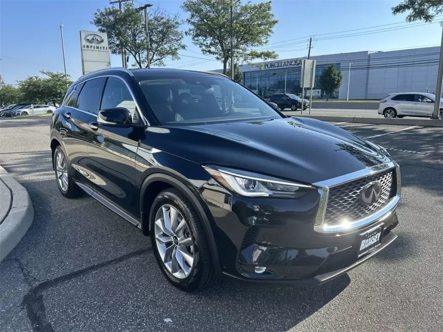 2022 Infiniti QX50 Luxe photo 1