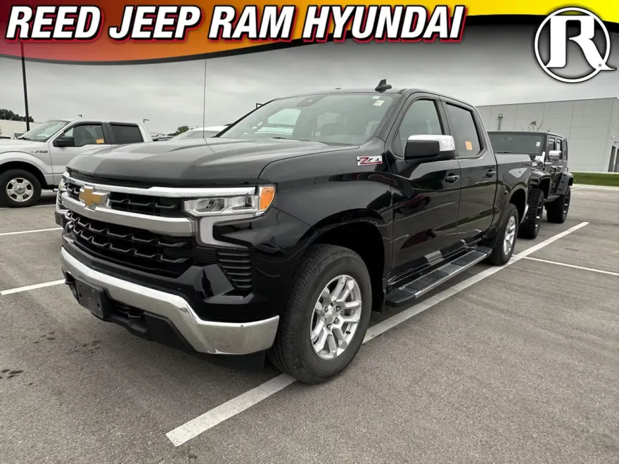 2022 Chevrolet Silverado 1500 LT photo 1