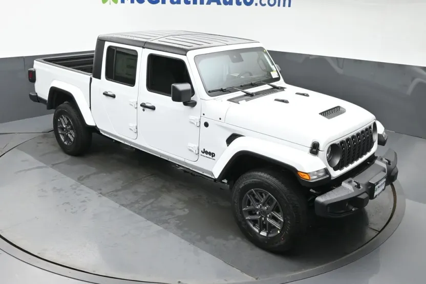 2025 Jeep Gladiator Sport S photo 1