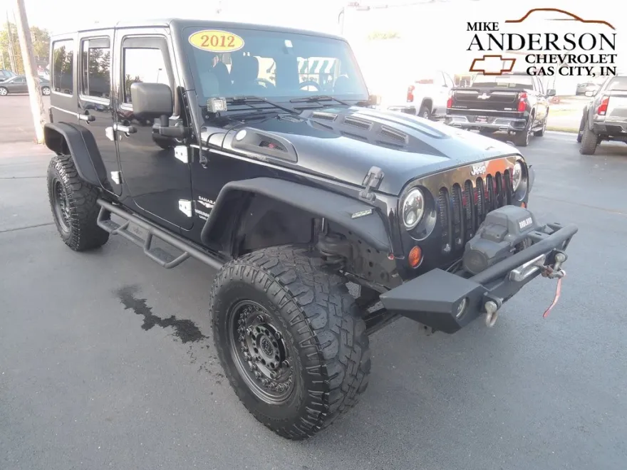 2012 Jeep Wrangler Unlimited Sahara photo 1