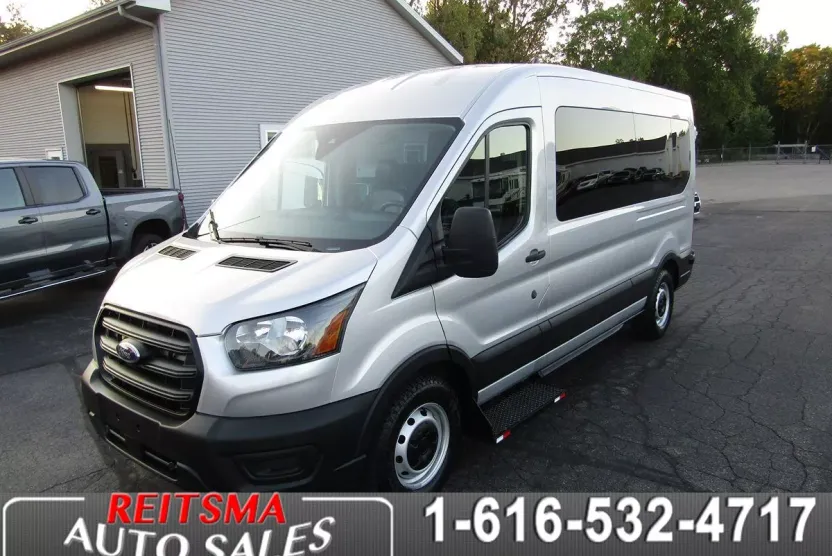 2020 Ford Transit Passenger XL photo 1