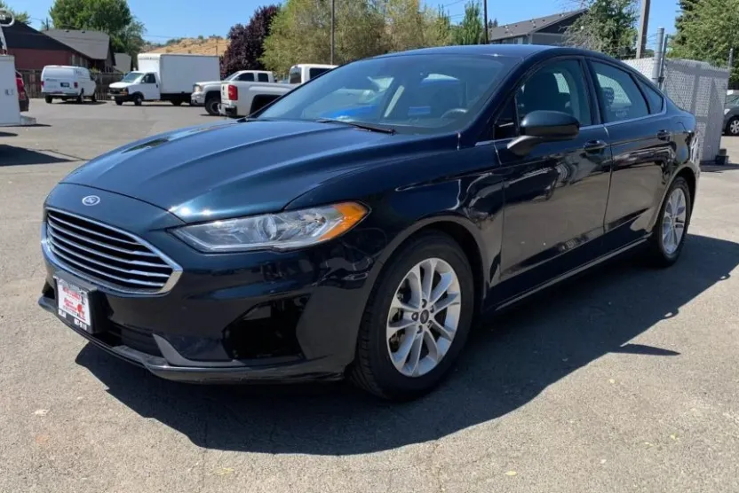2020 Ford Fusion SE photo 1