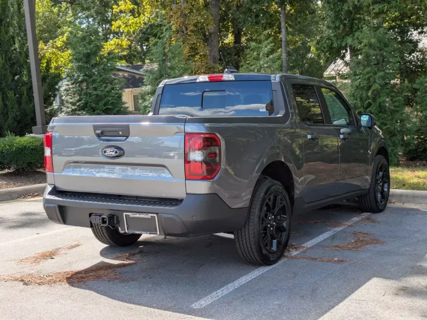 2025 Ford Maverick Lariat photo 1