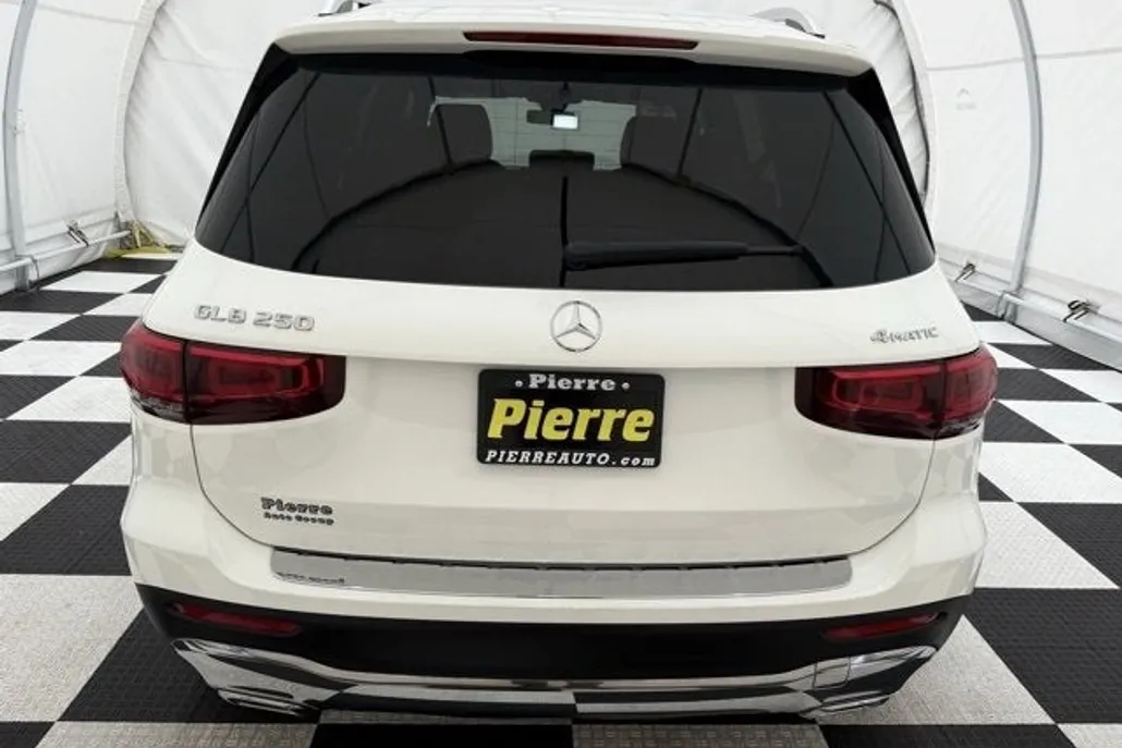 2023 Mercedes Benz GLB 250 4MATIC photo 1