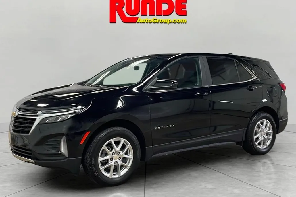 2023 Chevrolet Equinox LT photo 1