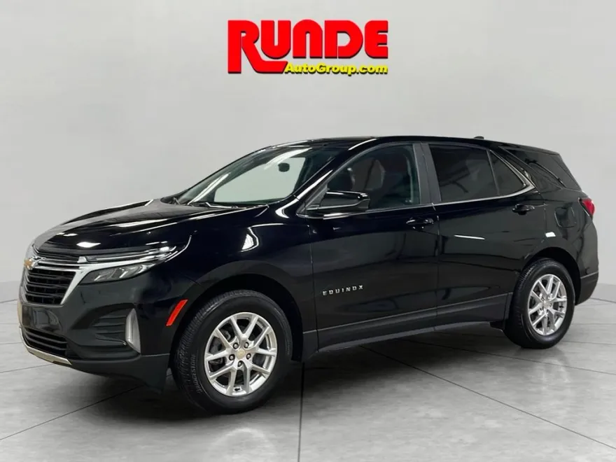 2023 Chevrolet Equinox LT photo 1